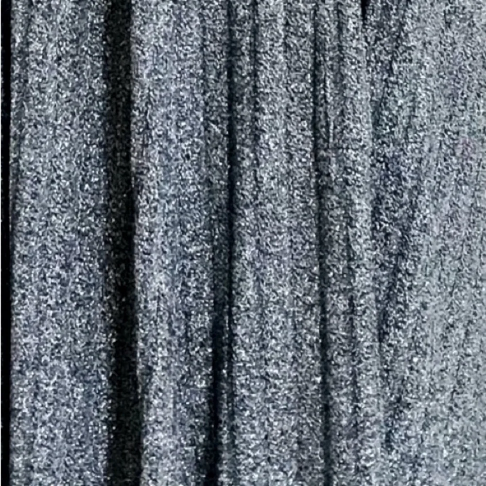 Elegant silver threaded HTF Sarah, perfect for any occasion. - Picture 2 of 4